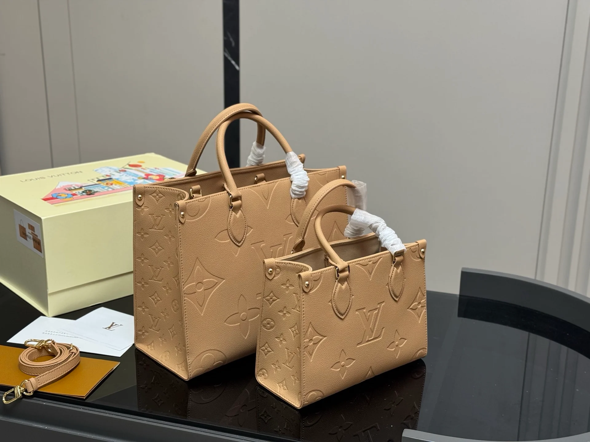 Louis Vuitton Handbag Set – Iconic Canvas & Leather