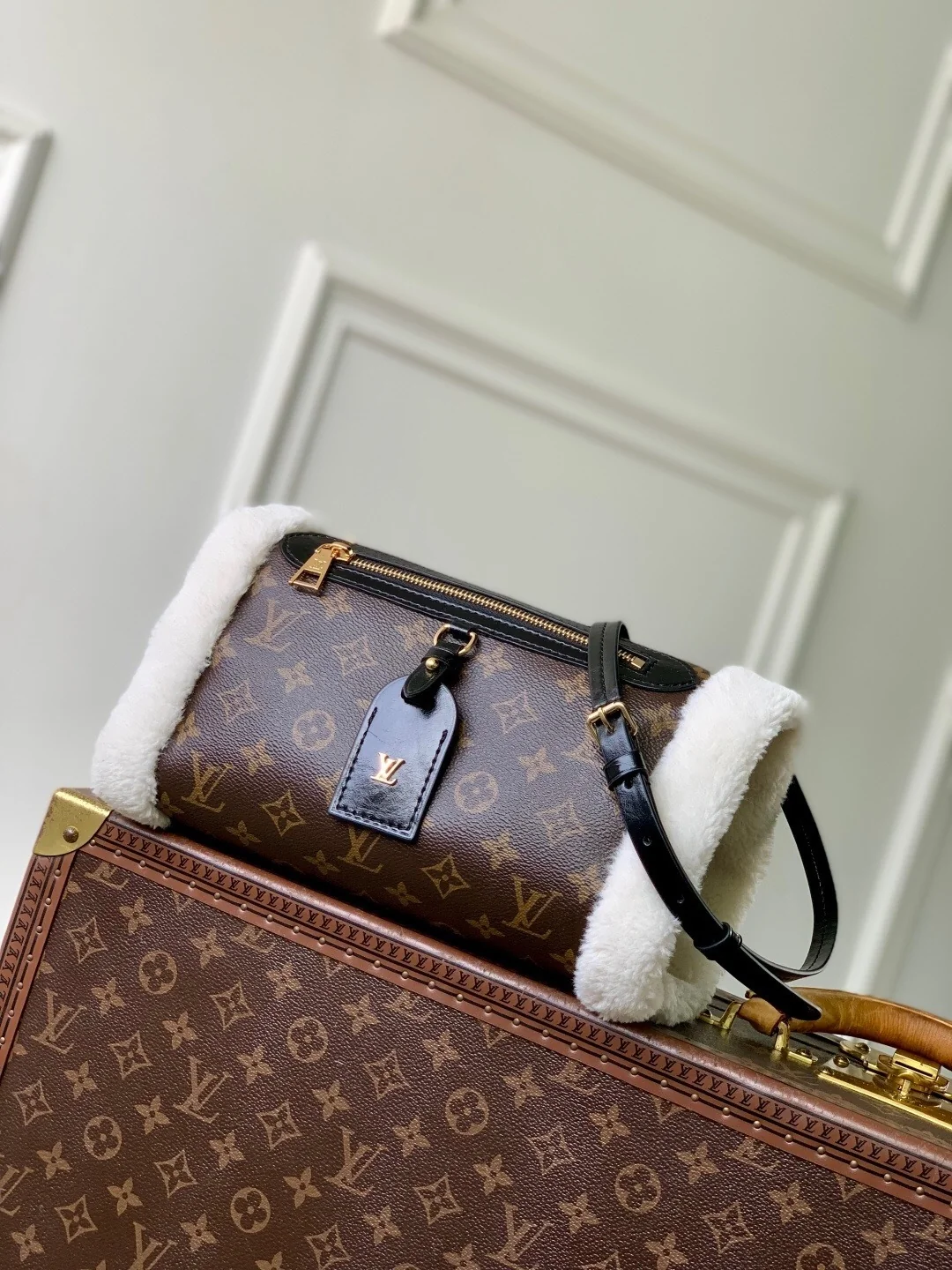 Teddy Mitt Bag – Real Leather Handbag with Full Packaging