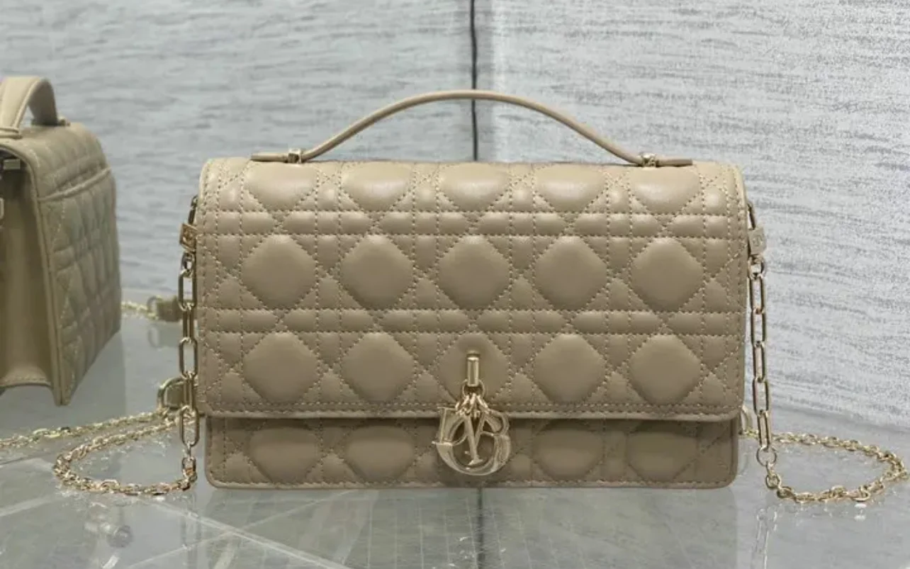 My D Top Handle Leather Handbag – 24cm