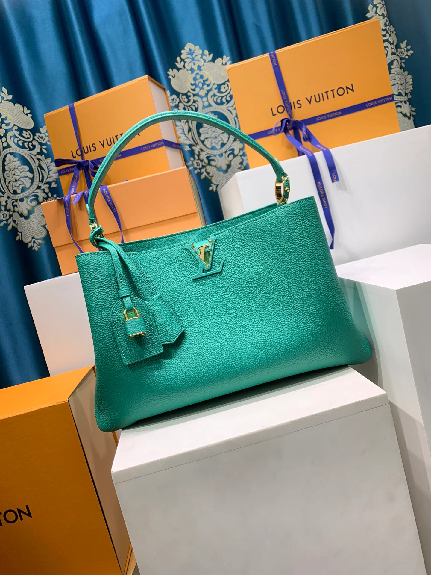Capucines Leather Tote Bag - Elegant Everyday Carry