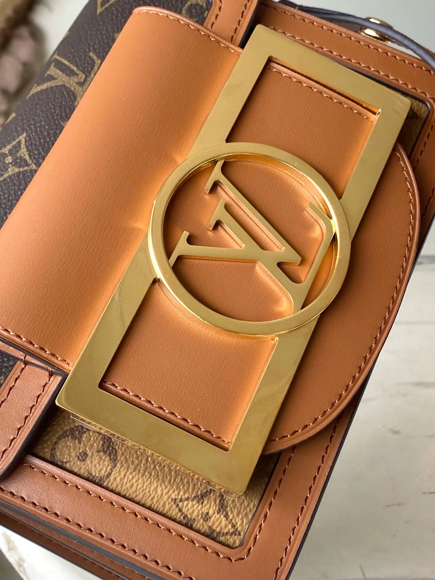 LV Reverse Monogram Canvas Bag - Iconic Logo Pattern for Everyday Style
